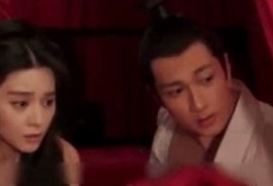 苹果电影完整版视频在线观看,完整版在线观看，揭秘情感纠葛与人生抉择